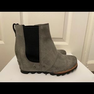 Gray Sorel Joan of Arctic Wedge II Chelsea Bootie